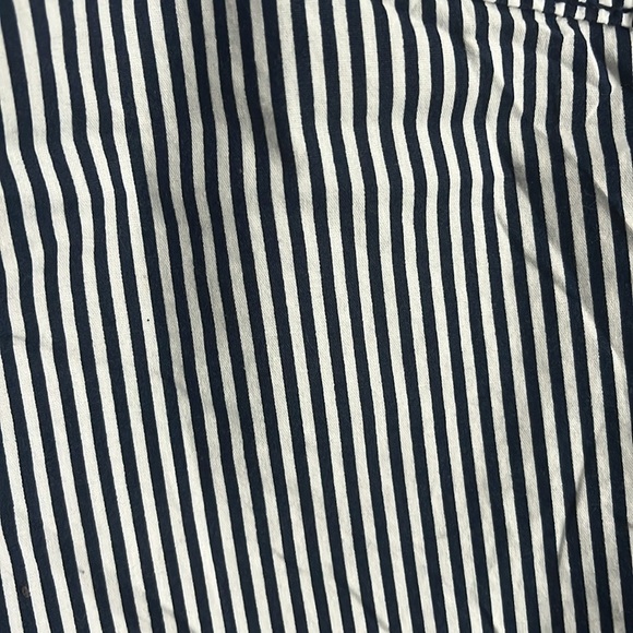St. John’s Bay Striped Navy Blue and White‎ Womans Shorts Size 16 - Picture 3 of 4